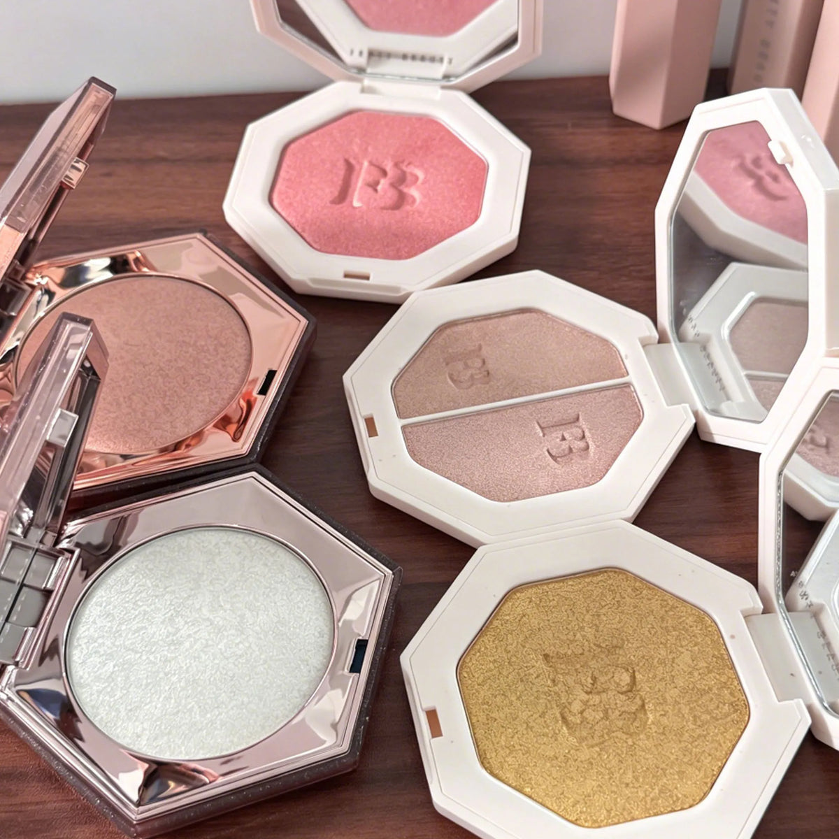 Hot Fenty Beauty Lip Gloss Lipstick Water Gloss Highlight Mirror Lasting FUSSY HEAT RIRI Sparkling Charming Moisturize Lip Care